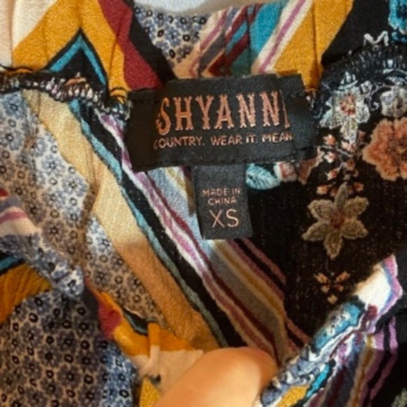 Shyanne • Off The Shoulder Bell Sleeve Blouse - Picture 3 of 6